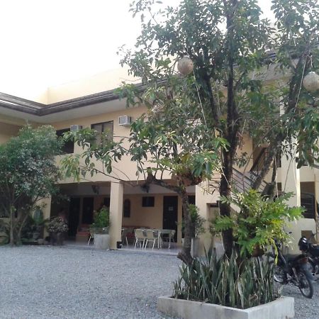 11Th Street Bed And Breakfast Bacolod Ngoại thất bức ảnh