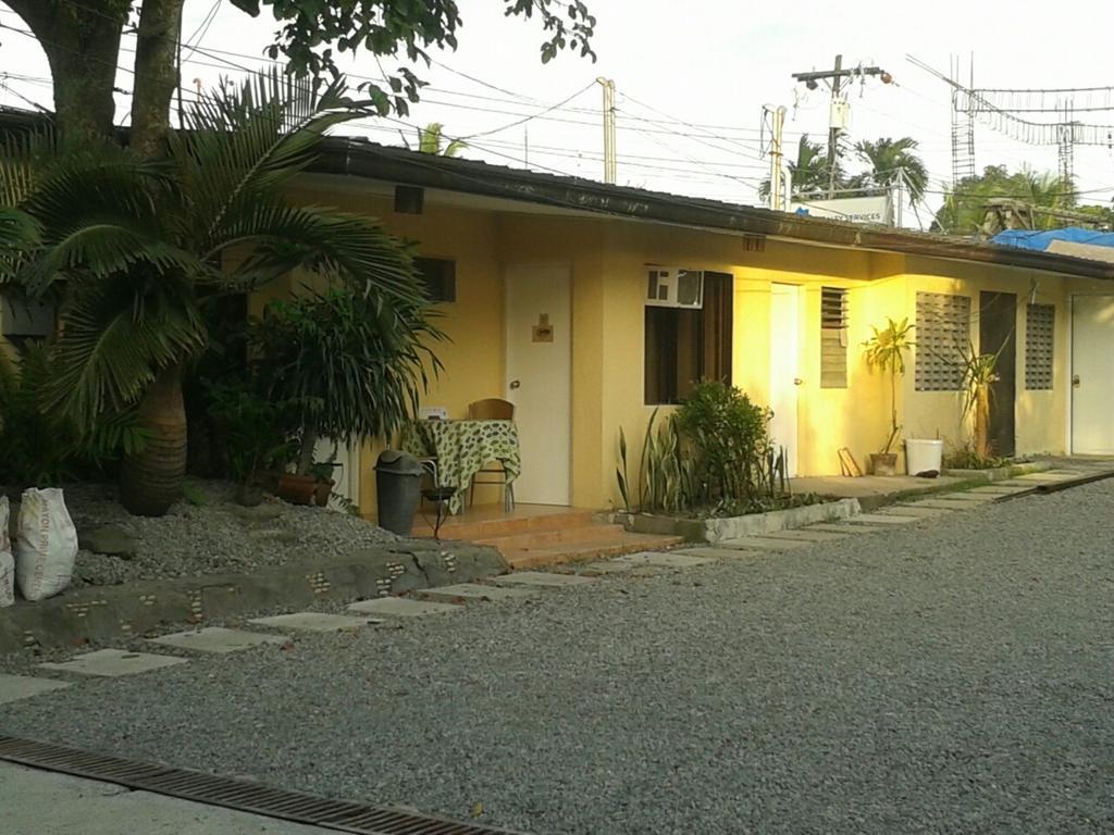 11Th Street Bed And Breakfast Bacolod Ngoại thất bức ảnh