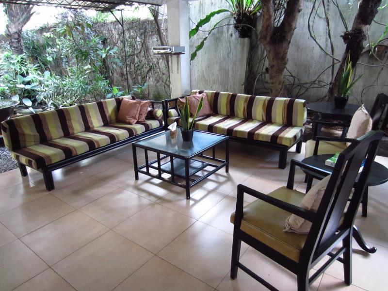 11Th Street Bed And Breakfast Bacolod Ngoại thất bức ảnh