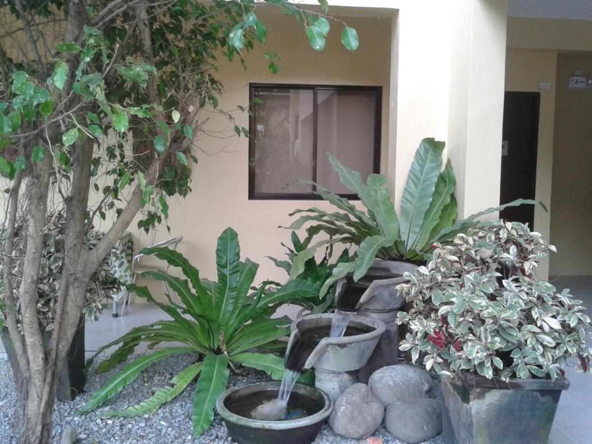 11Th Street Bed And Breakfast Bacolod Ngoại thất bức ảnh